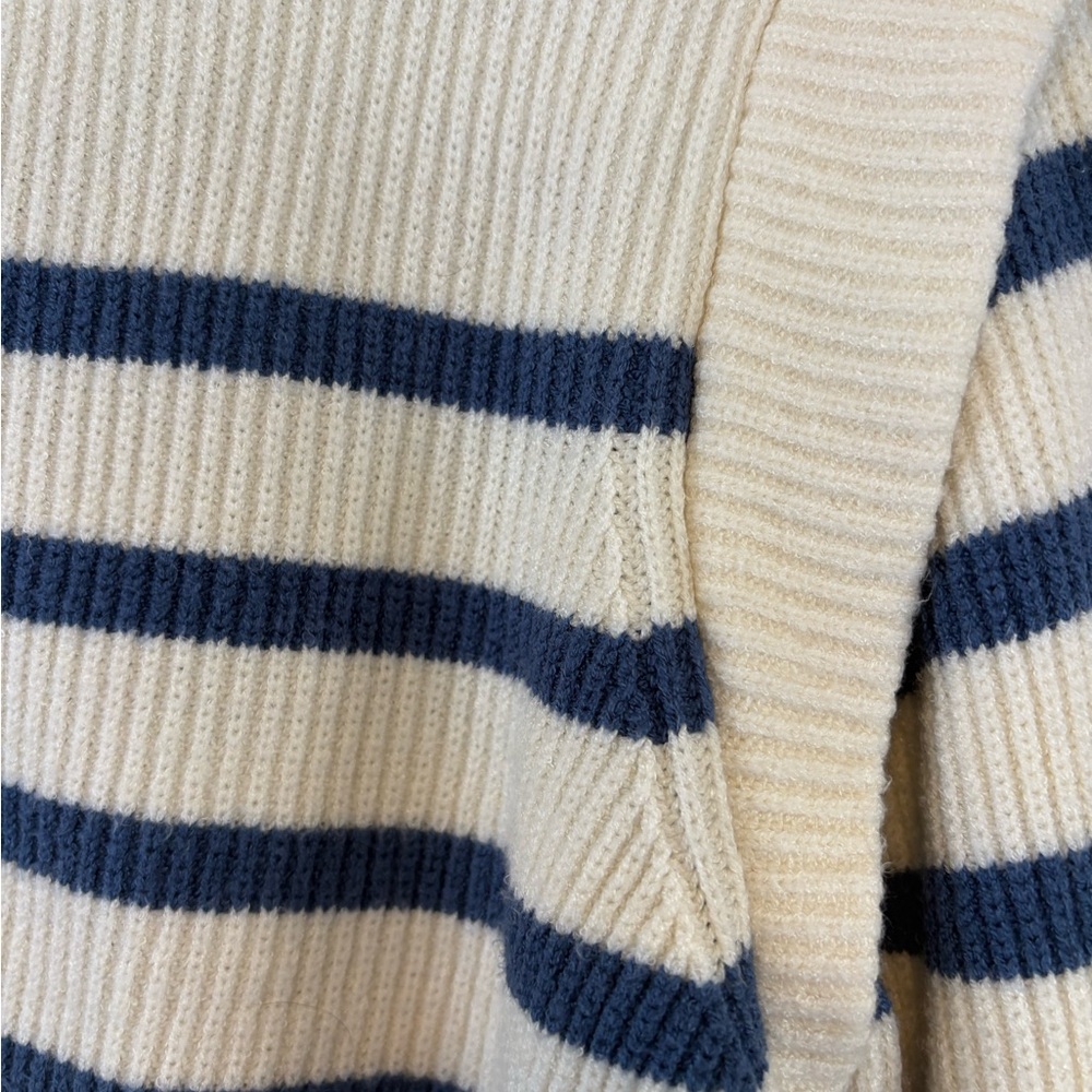 Women’s sweater - Picture 2 of 2